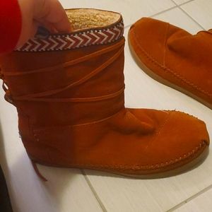 TOMS leather boots
